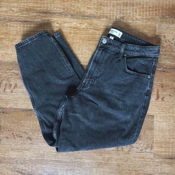 Abercrombie & Fitch Denim - Abercrombie & Fitch The Mom High Rise curve love Black Jeans Size 31/12 Short
